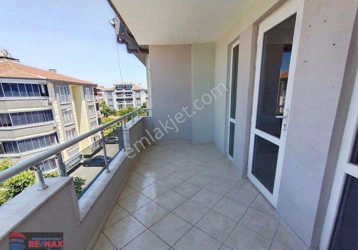 Re/max İnci'den Bahçelievler Beyoğlu Caddesi Kiralık 3+1 Teraslı Çatı Dubleks Daire - Görsel 22