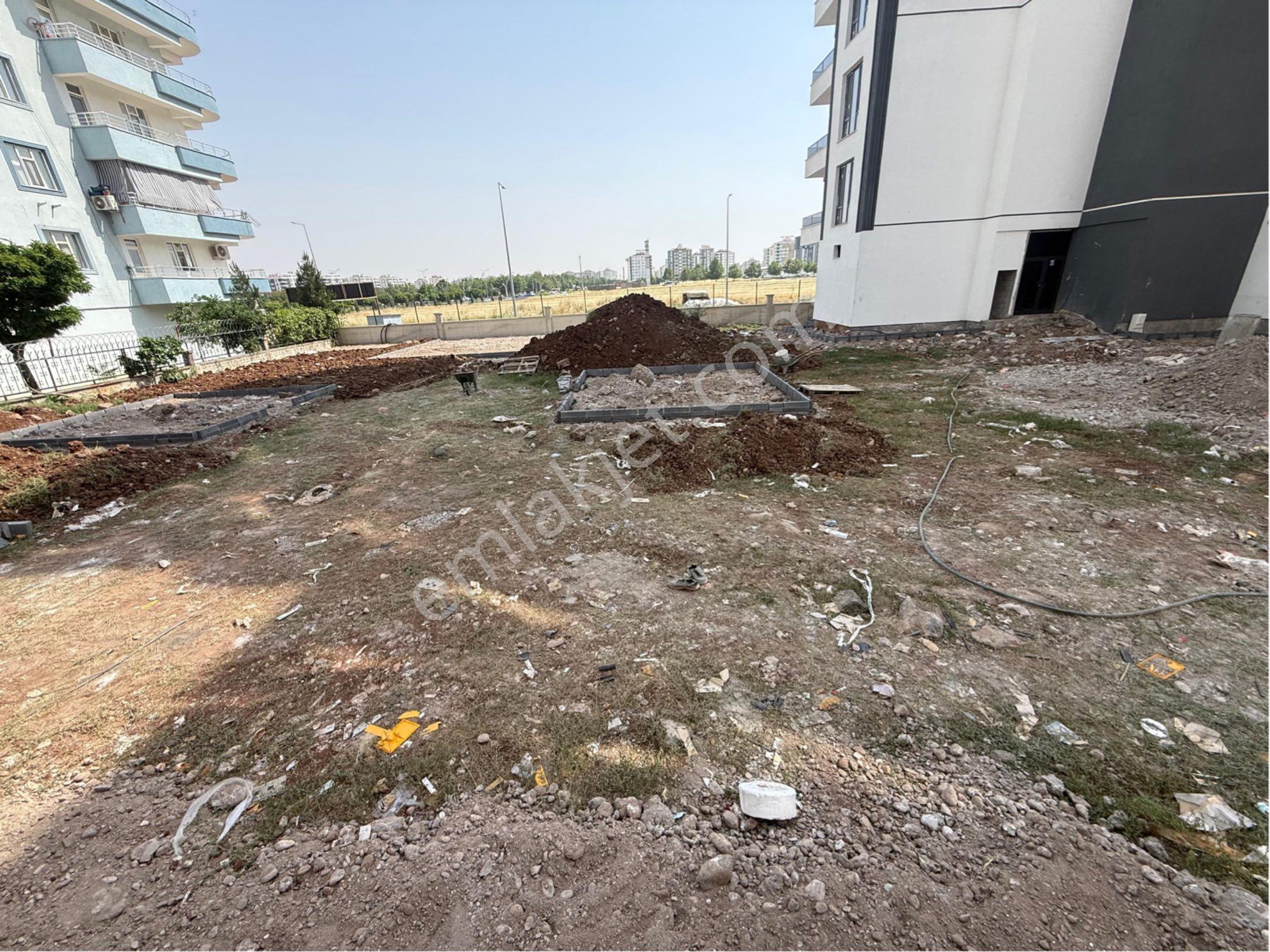 Millet Bahçesi Yanı 2 Bloklu Site İçerisinde 2 Balkonlu Ebeveyn Banyolu Yerden Isıtmalı Lüks Daire - Görsel 15