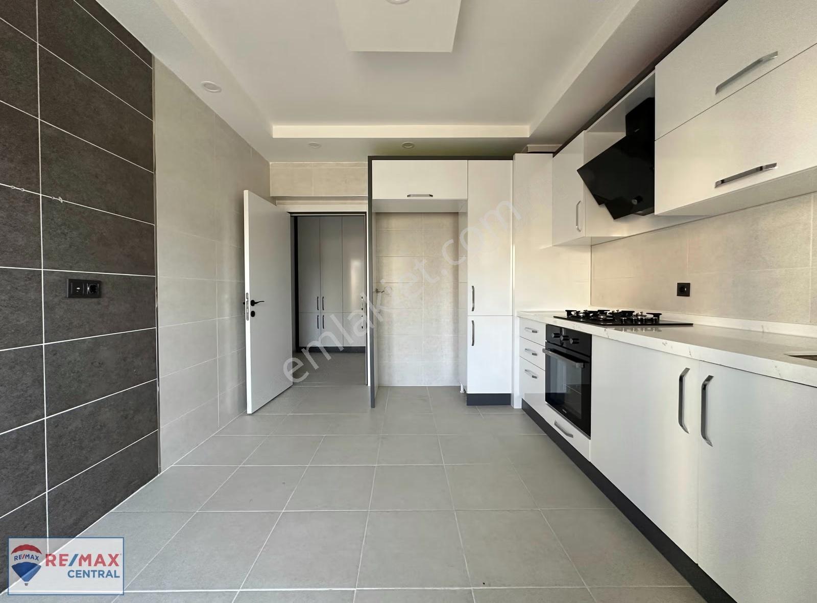 Re/max Central'dan Tuzlugöl Mah.'de 3+1 Yapılı-site-lüks Daire - Görsel 2