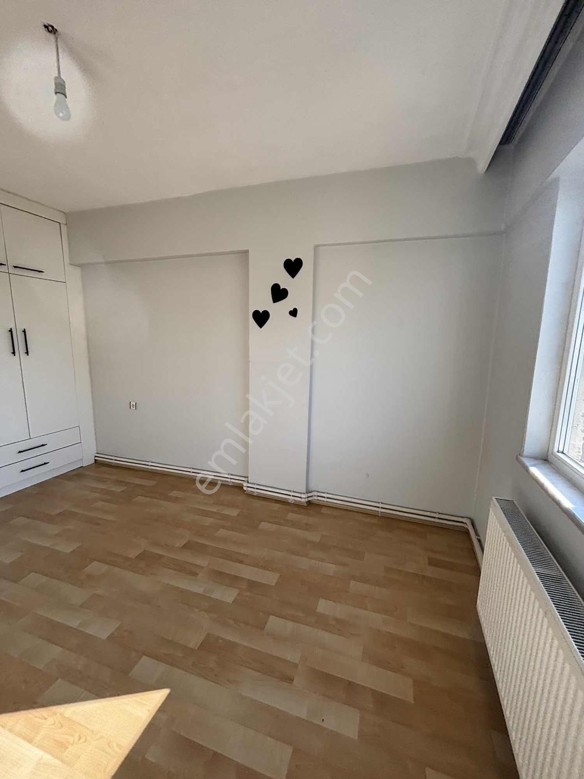 Kaan Emlak'tan Ara Kat 3 + 1 Bakımlı Kiralık Daire - Görsel 11