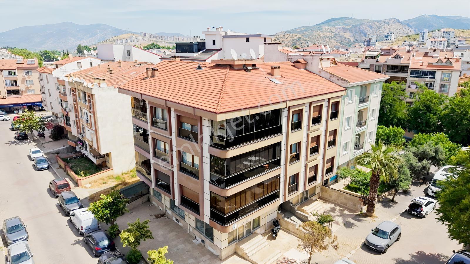 Selçuk Merkezde Yerden Isıtmalı Asansörlü Arakat 3+1 Daire - Görsel 30