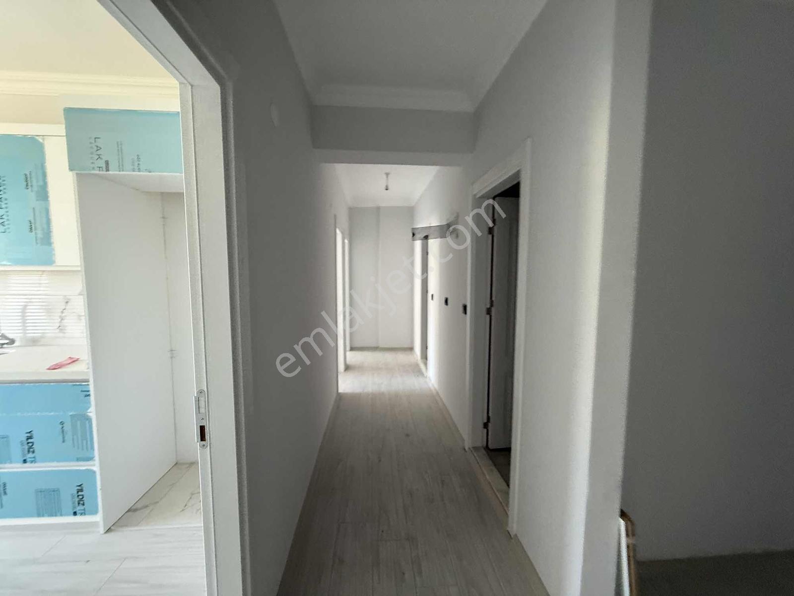 Yağmur Emlaktan Oturuma Hazır İskanlı Ara Kat Sıfır 2+1 Daire - Görsel 14