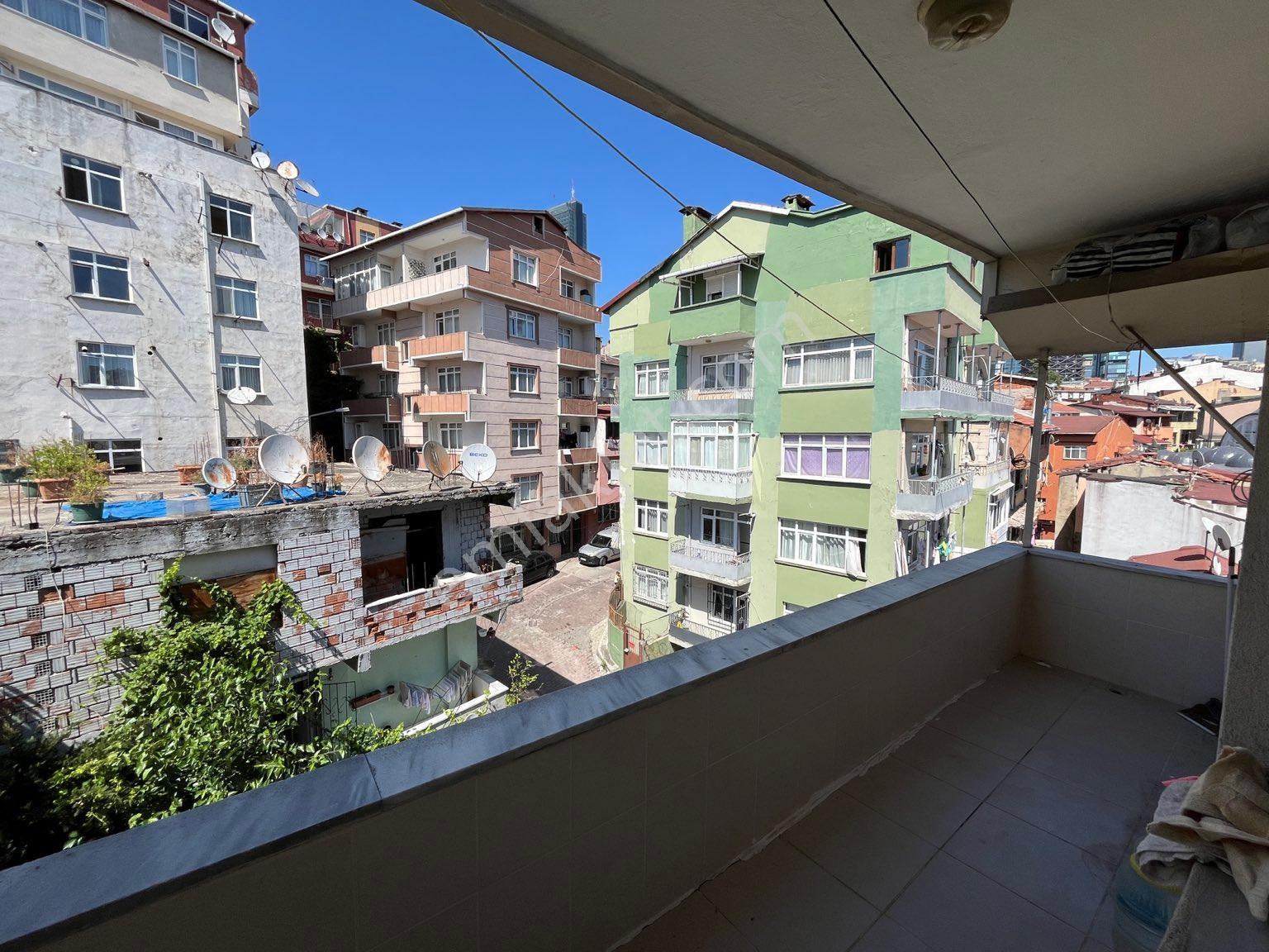 Çeliktepe'de Metroya 10dk,1+1,65m2,balkonlu,temiz Ara Kat Daire Artum'dan - Görsel 4