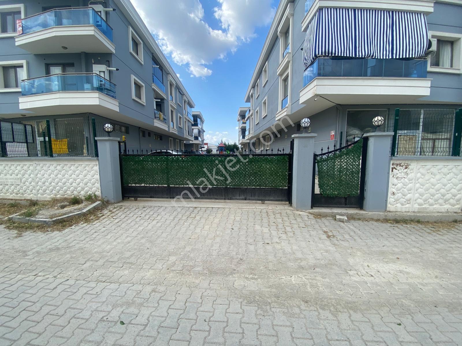 Zeki Emlak'tan Manisa Muradiye Mh. Satılık 2+1 Ara Kat Daire - Görsel 32