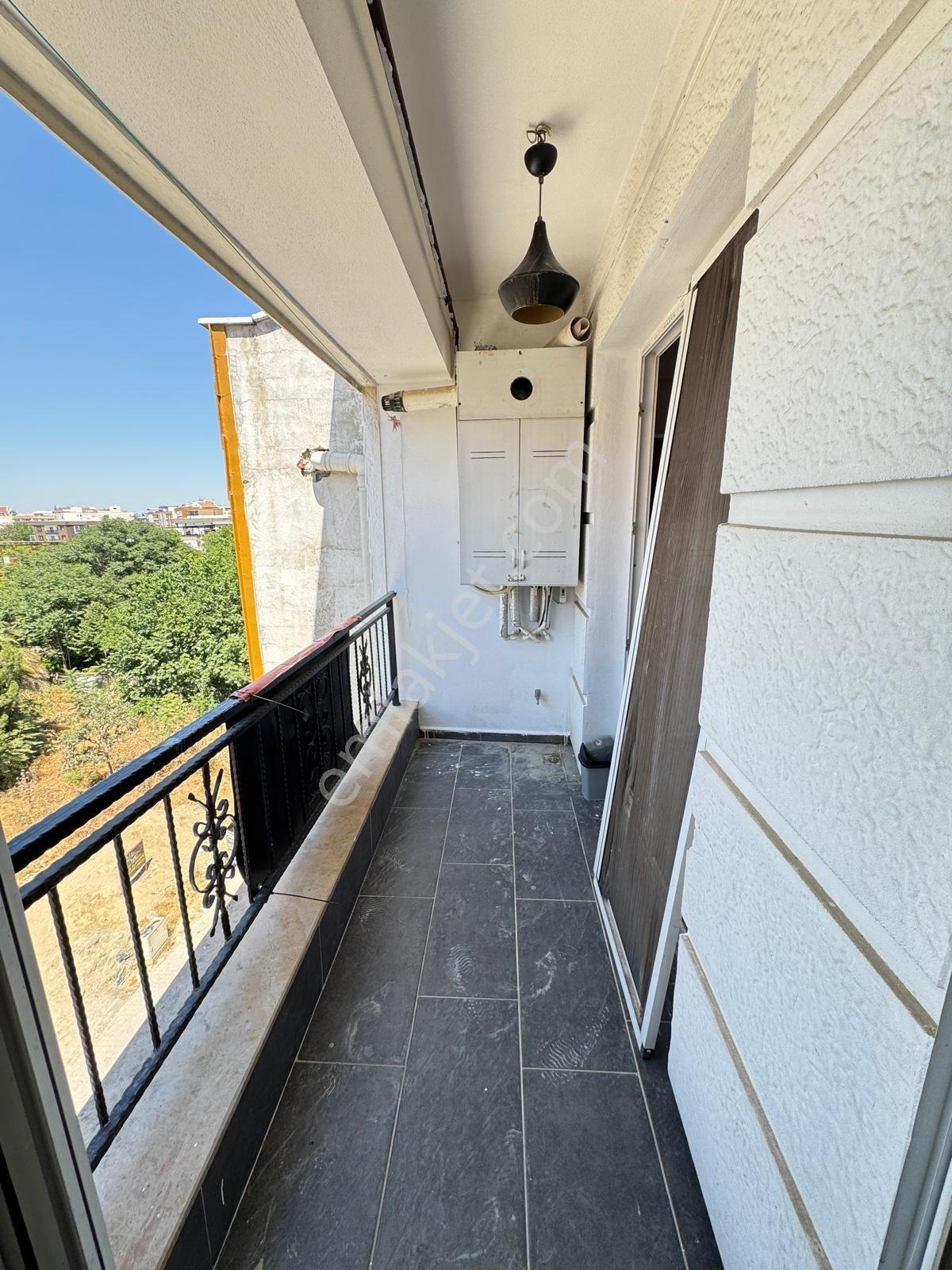 Zeki Emlak'tan Muradiye Mahallesinde 2+1 Eşyalı Kiralık Daire - Görsel 5