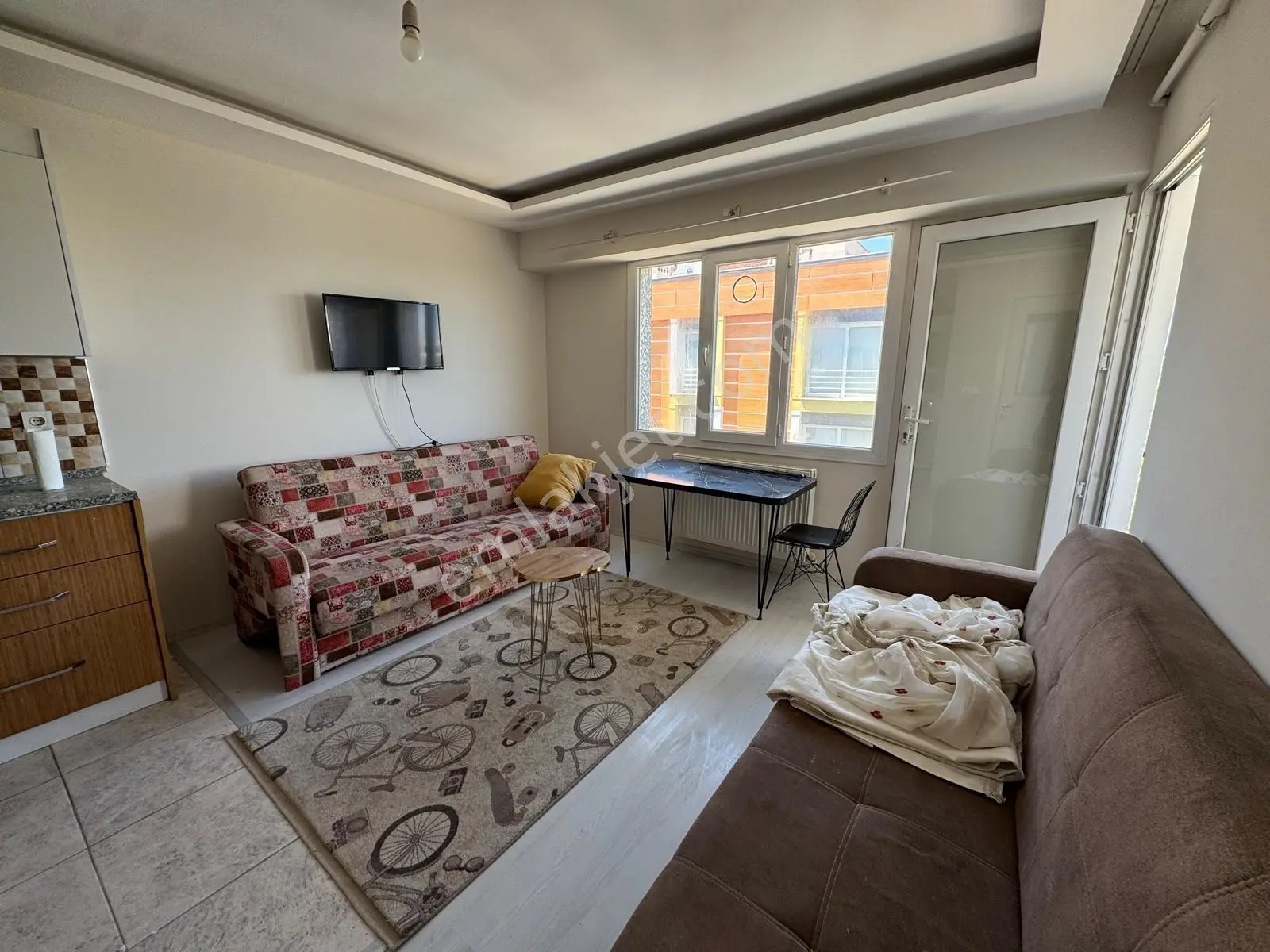 Zeki Emlak'tan Muradiye Mahallesinde 2+1 Eşyalı Kiralık Daire