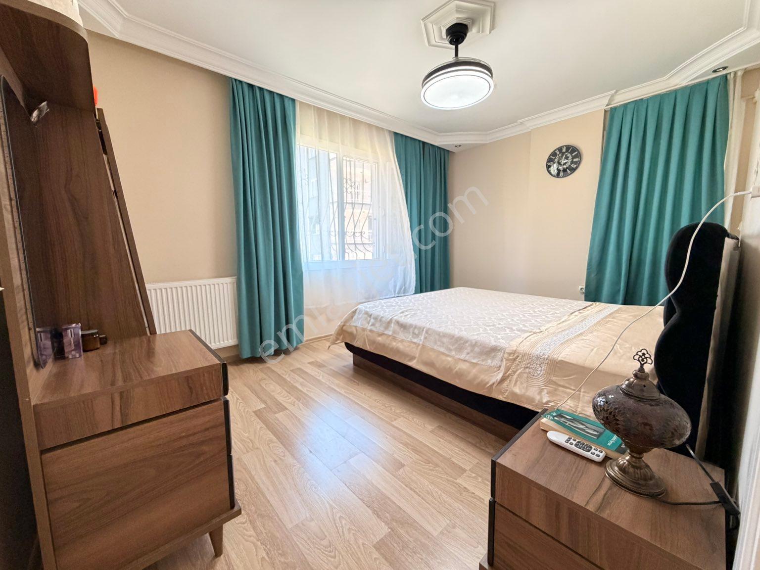 Kuşadası Merkezde Bahçeli Ve Teraslı Satılık3+1 Daire - Görsel 15