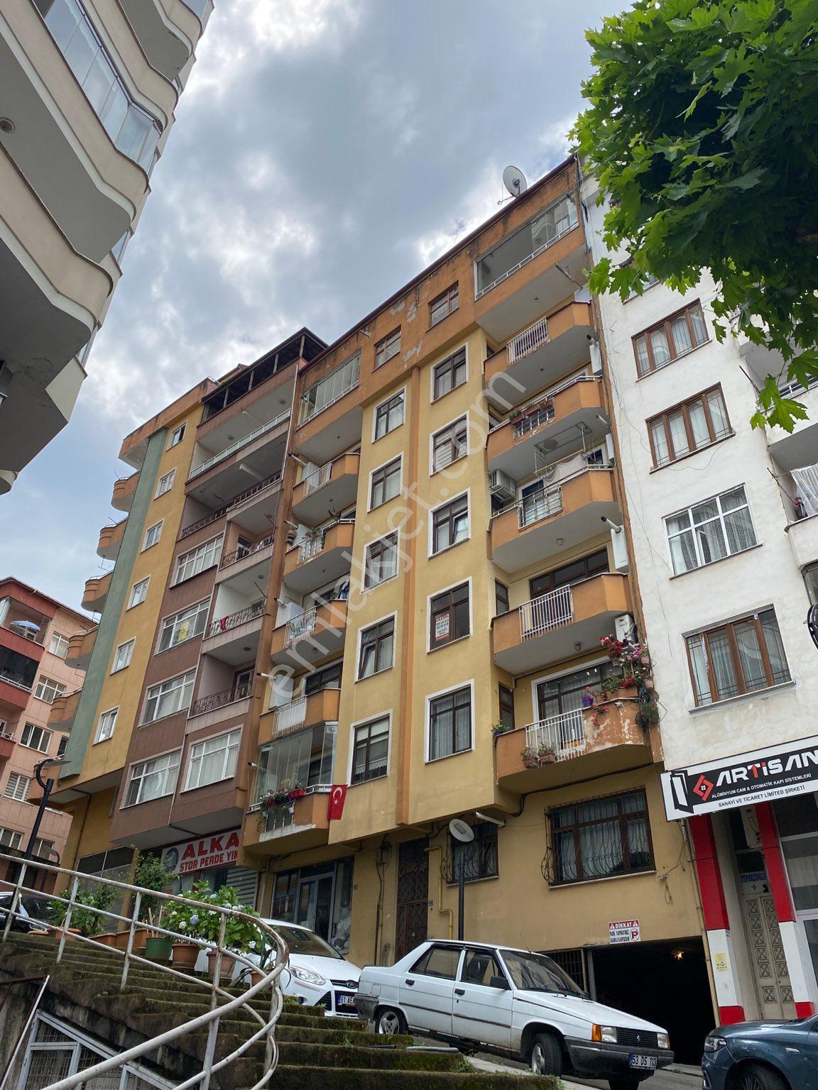 Taşçıoğlu Emlak || Çarşı Mah. İçerisi Yapılı Temiz 3+1 Daire