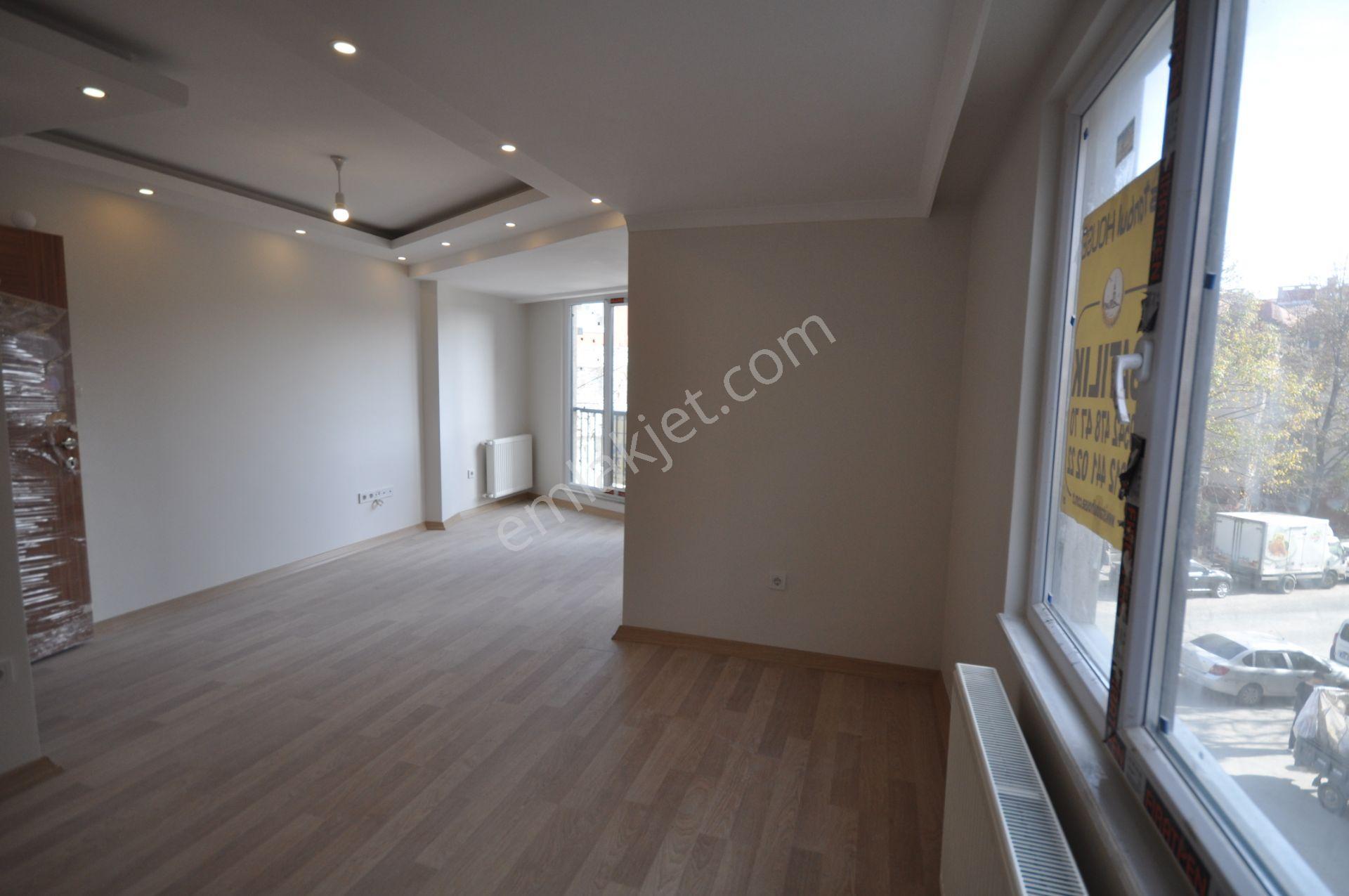 Bahçelievler Ferit Selim Paşa Cad. 2 Yıllık Binada 2+1 Kiralık - Görsel 3