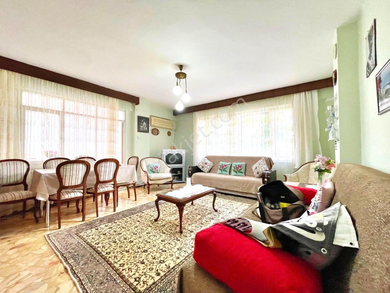 Referans'tan Akçay Merkez'de Denize 50 Mt Ara Kat Ön Cephe 2+1 Daire - Görsel 25
