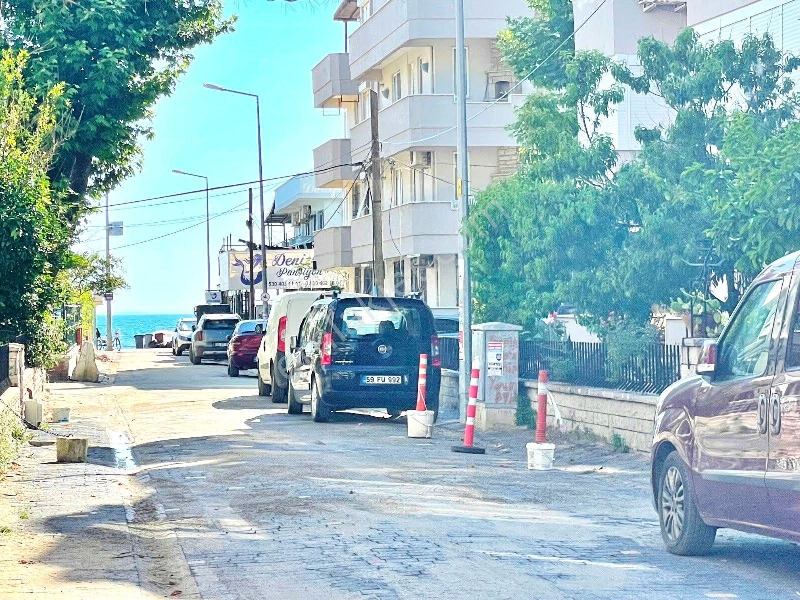 Referans'tan Akçay Merkez'de Denize 50 Mt Ara Kat Ön Cephe 2+1 Daire - Görsel 9