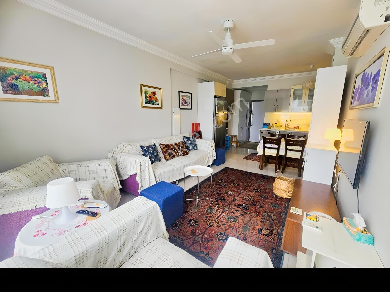 Güzeloba'da 1+1 Esyalı Kiralık Daire - Görsel 12