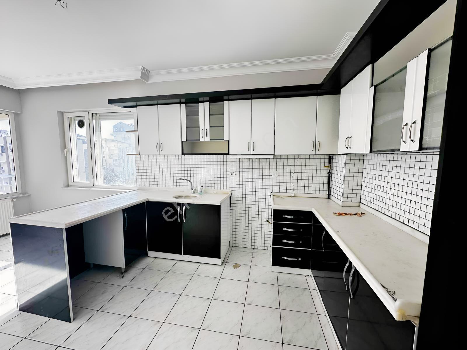 Çağlayan'da, Havuzlu Ve Nezih Bir Sitede, Kiralık Ferah Daire. - Görsel 3