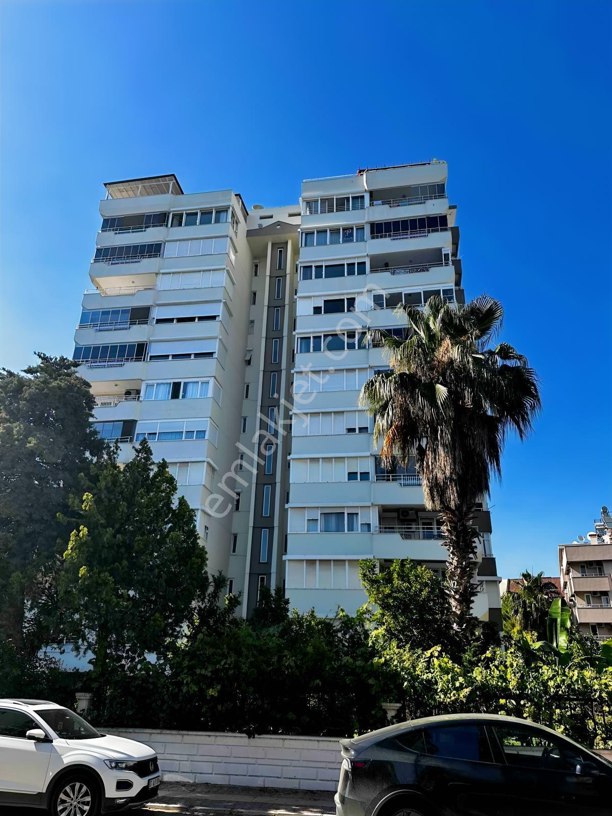 Çağlayan'da, Havuzlu Ve Nezih Bir Sitede, Kiralık Ferah Daire.