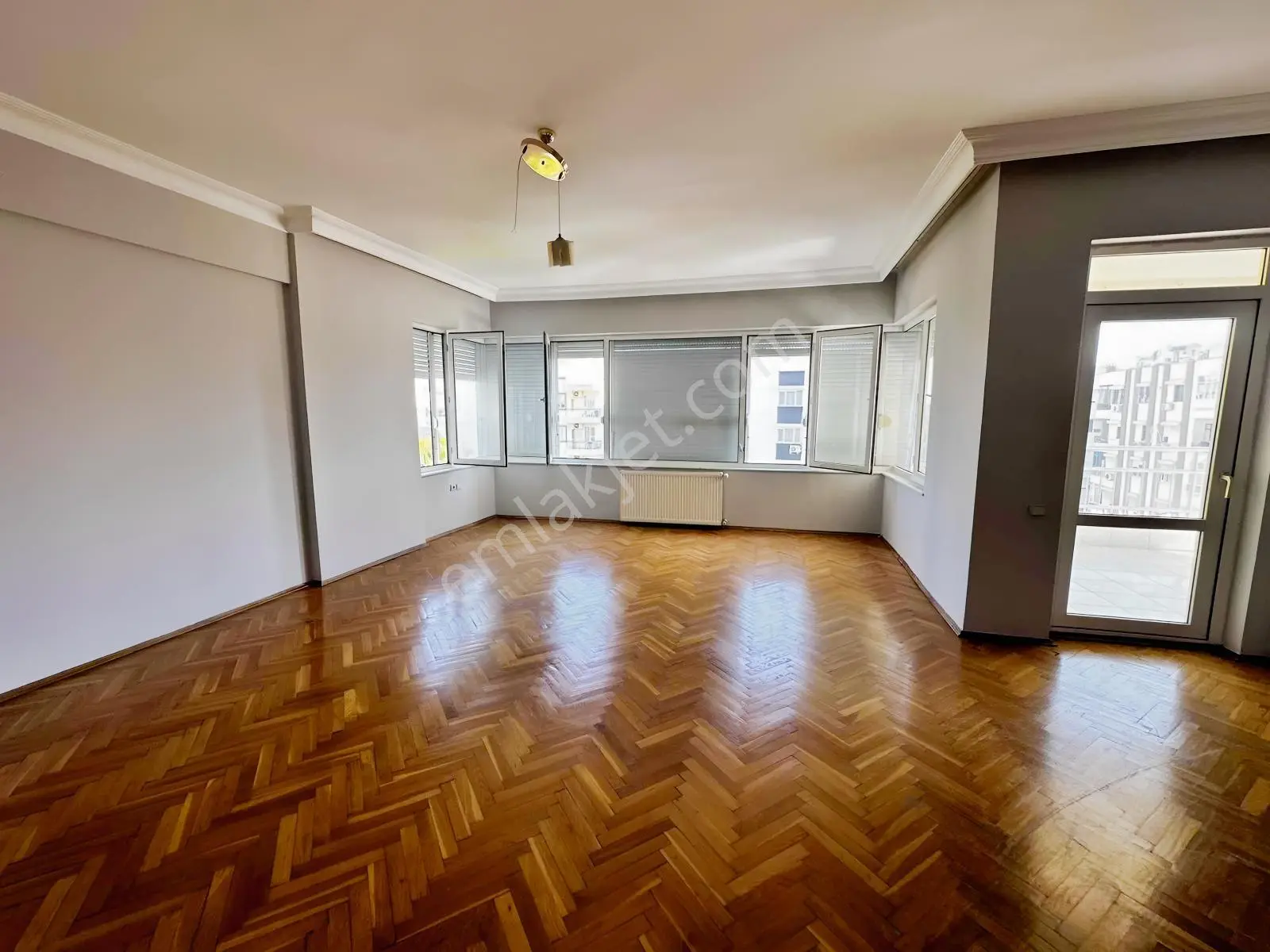 Çağlayan'da, Havuzlu Ve Nezih Bir Sitede, Kiralık Ferah Daire. - Görsel 2