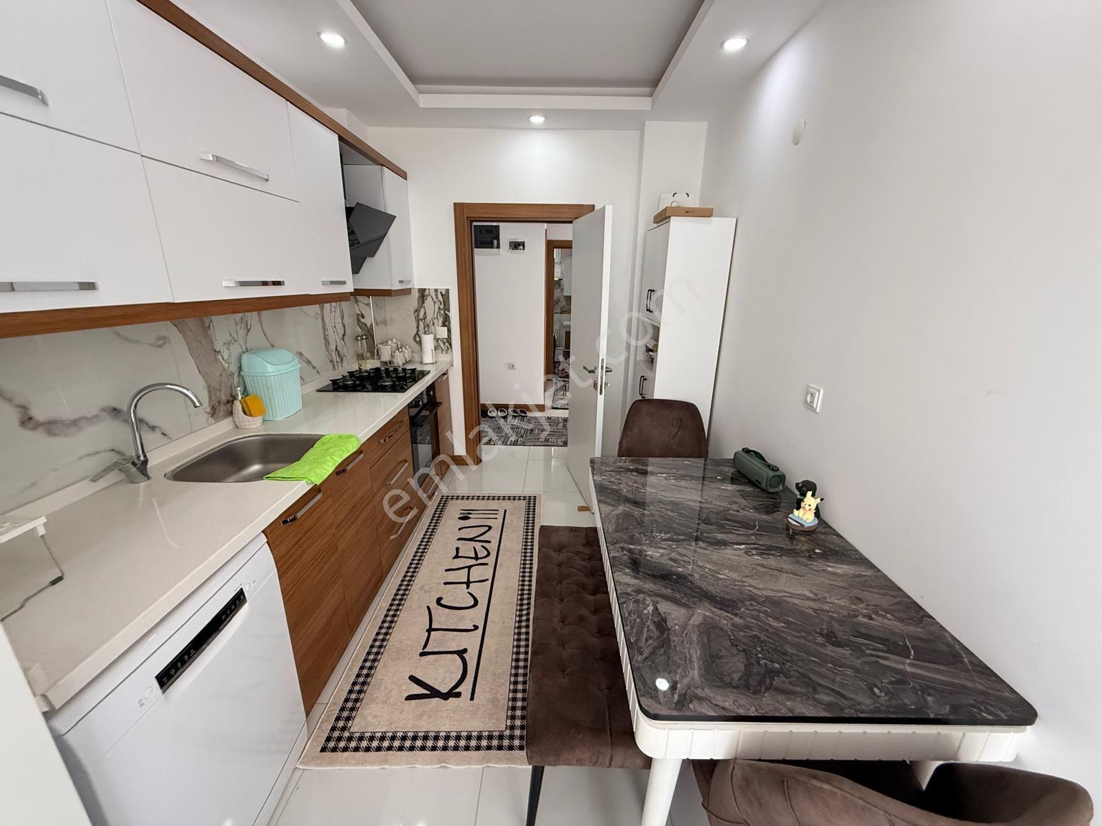 Full Eşyalı, Tramvay Ve Ana Yola Yakın, Güney Cephe Lüks Arakat - Görsel 12