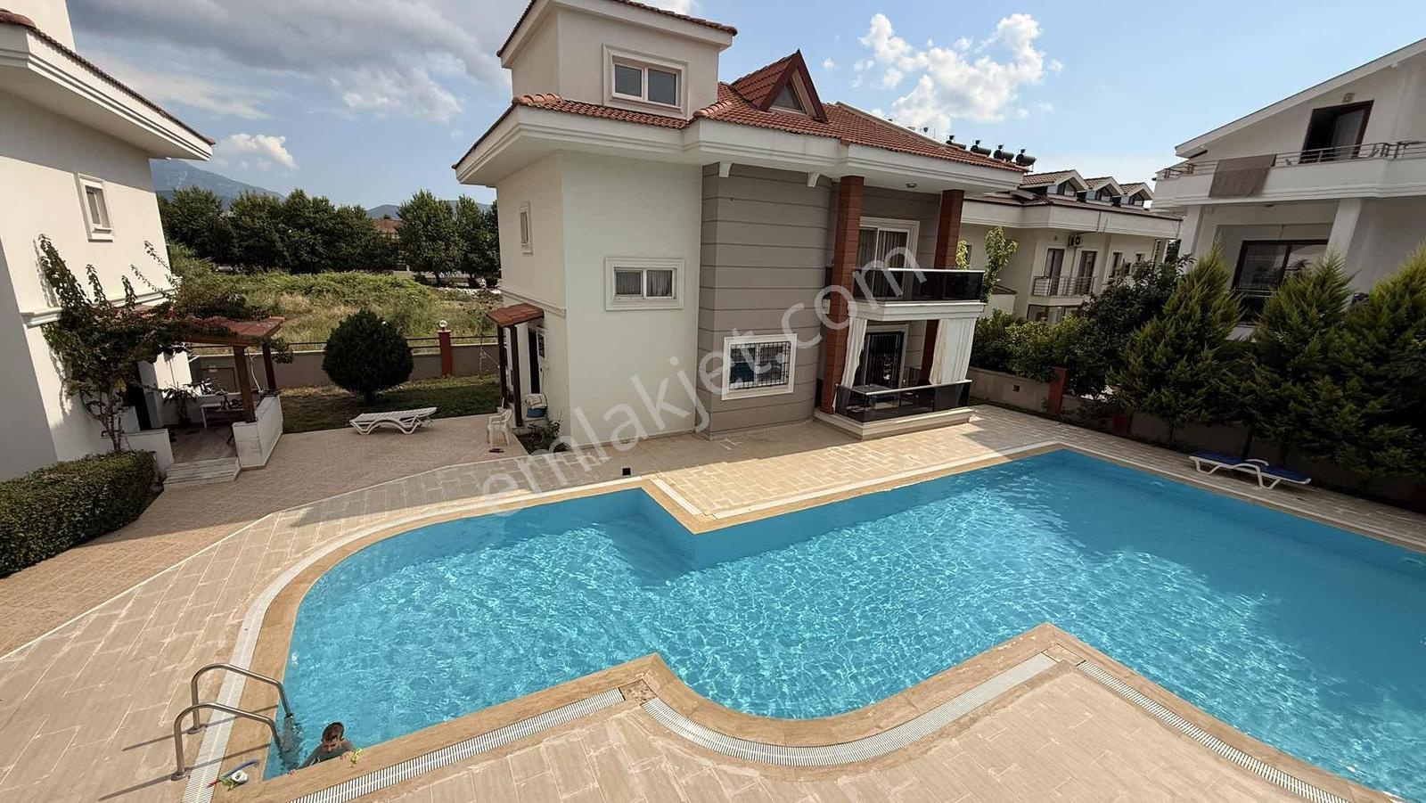 Fethiye Yerguzlar Mh 3+1 Dubleks Daire