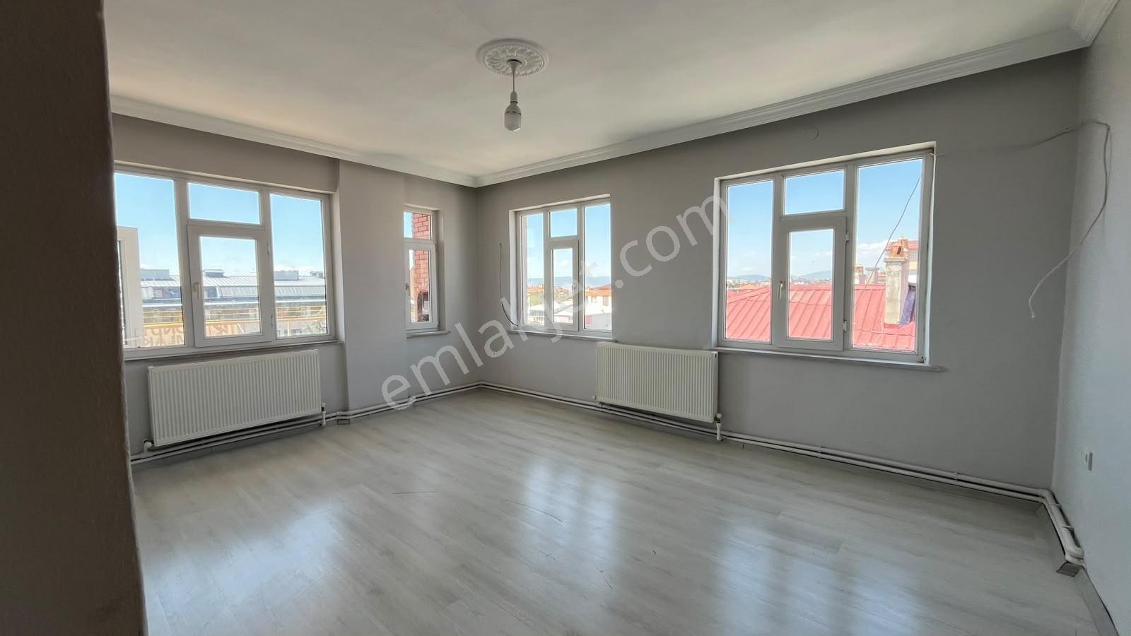 Konut Emlak'tan Mahallenin En Uygun 2+1 Kiralık Dairesi - Görsel 12