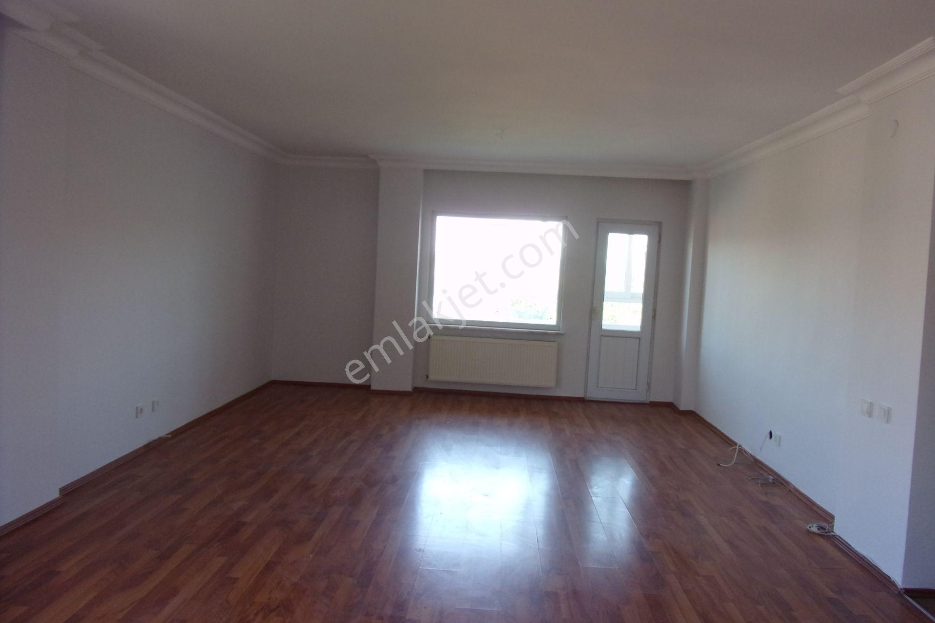 Tarabya Sanatçılar Sitesinde 3+1 140 Metrekare Boyalı Kiralık Daire - Görsel 5
