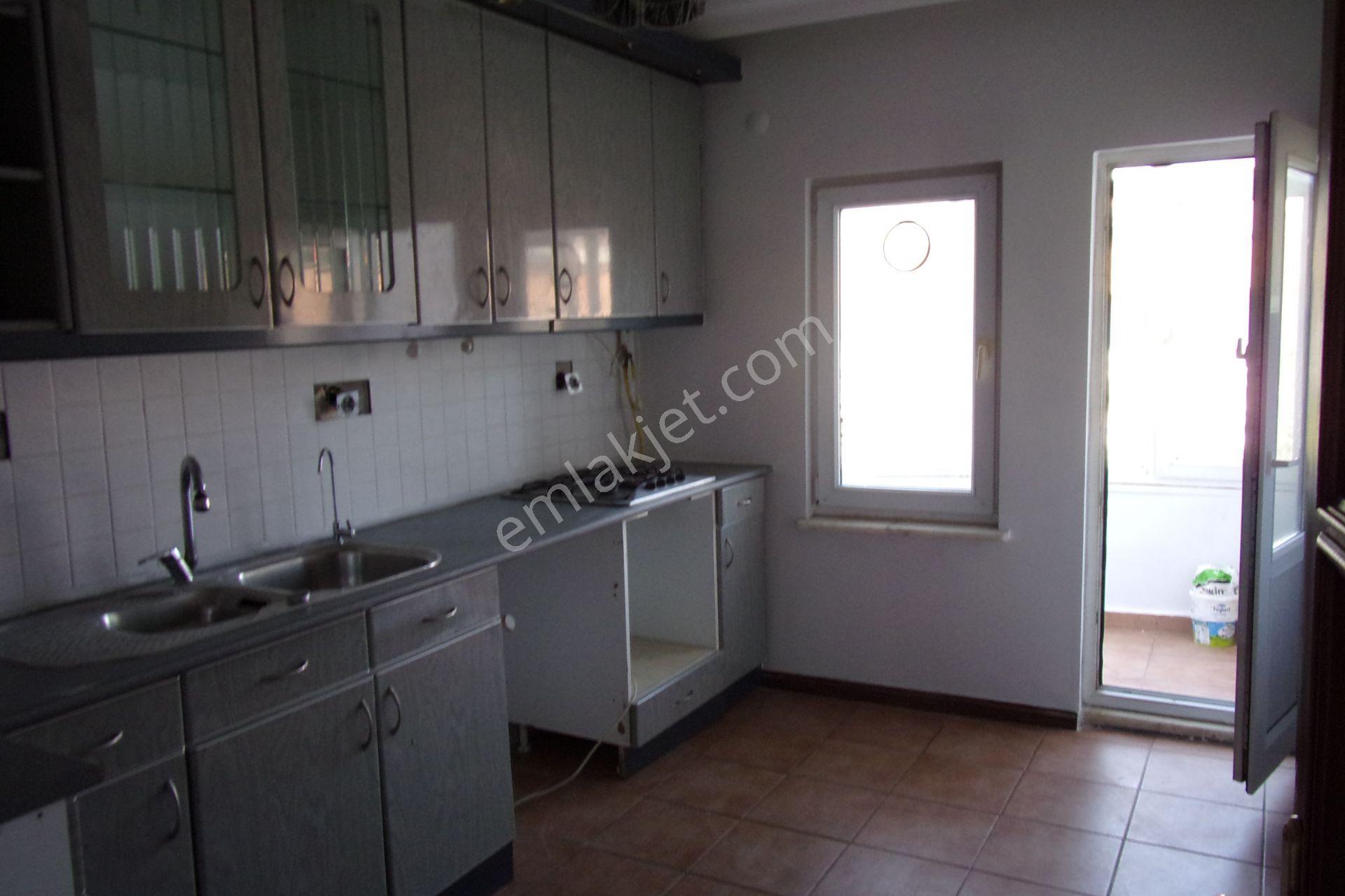 Tarabya Sanatçılar Sitesinde 3+1 140 Metrekare Boyalı Kiralık Daire - Görsel 19