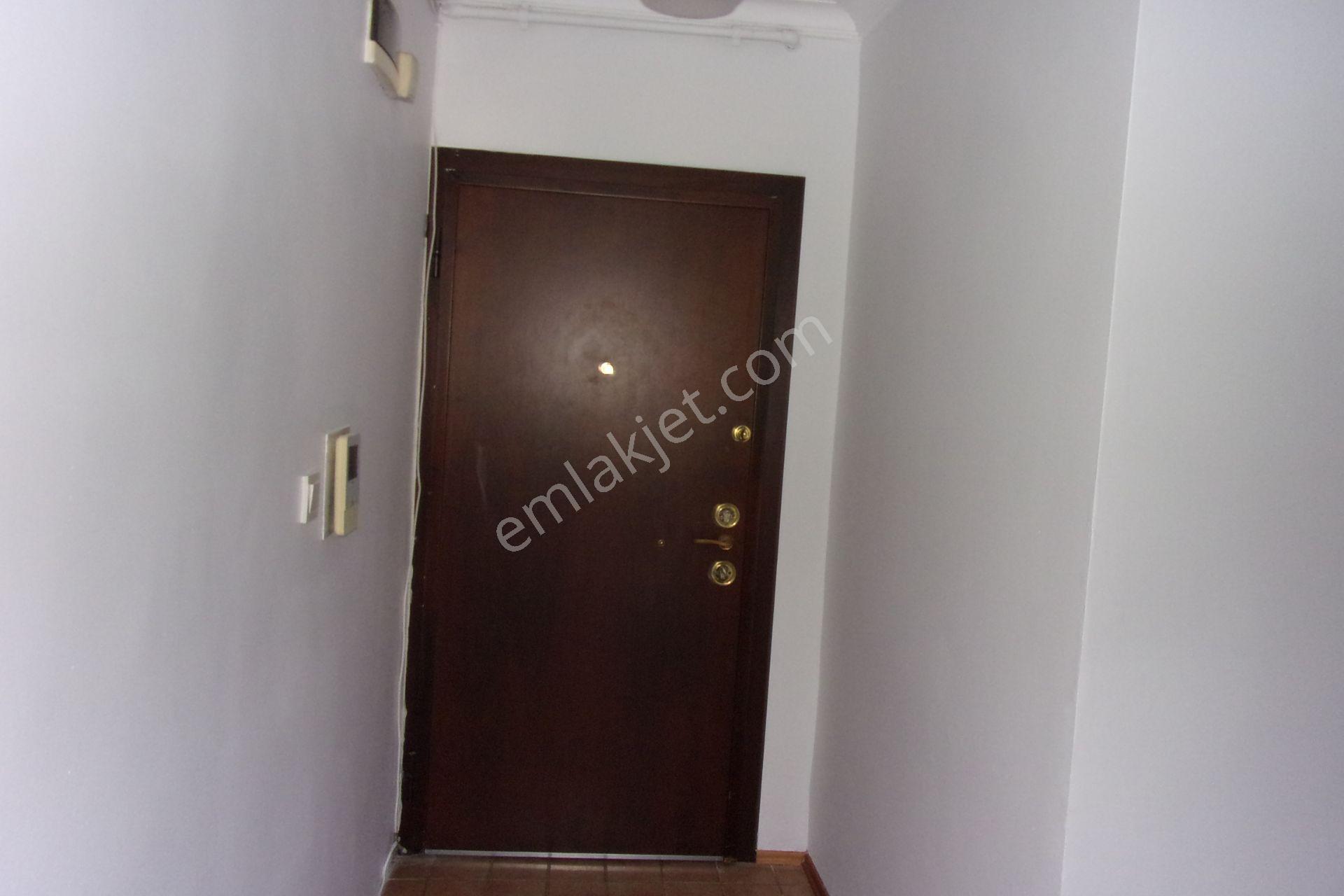 Tarabya Sanatçılar Sitesinde 3+1 140 Metrekare Boyalı Kiralık Daire - Görsel 14