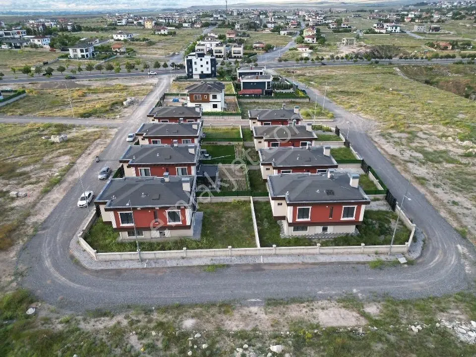 Satılık 4+1 Sıfır Villa - Görsel 3