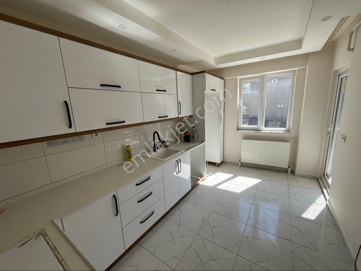 Miray Emlaktan Yenimahallede Doğalgazlı Kiralık 3+1 Daire - Görsel 9