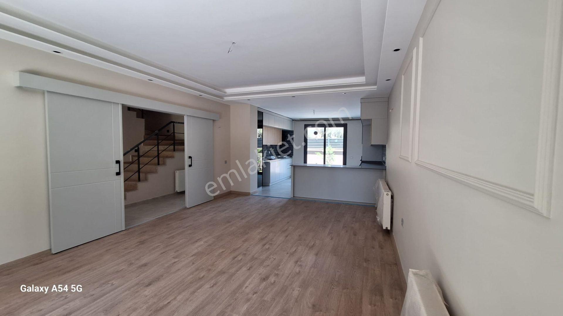 Ellamira’dan Mersin Yenişehir Menteş'te Lüks Müstakil Villa | 4+1 | Ön-arka Bahçeli - Görsel 9