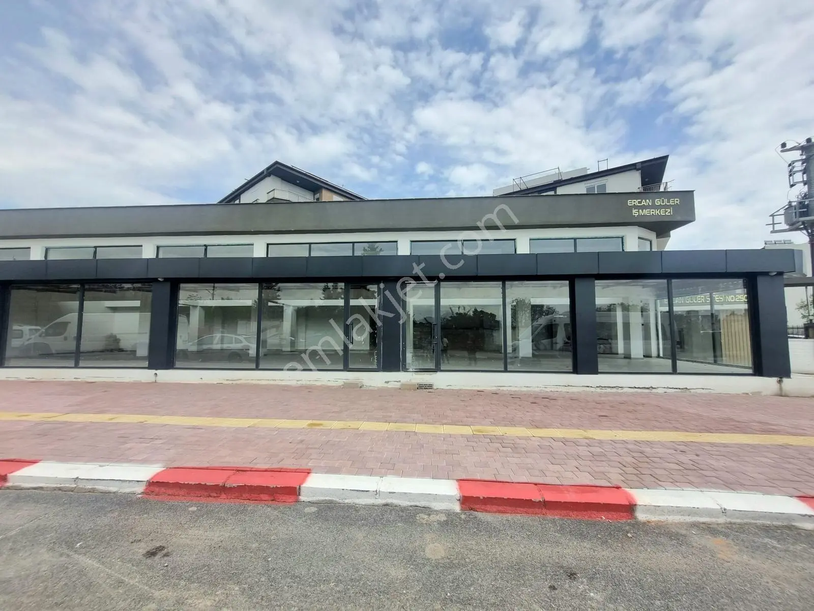 Poyraz'dan Santral Mh. 230m2 Satılık Asma Katlı Depolu Dükkan