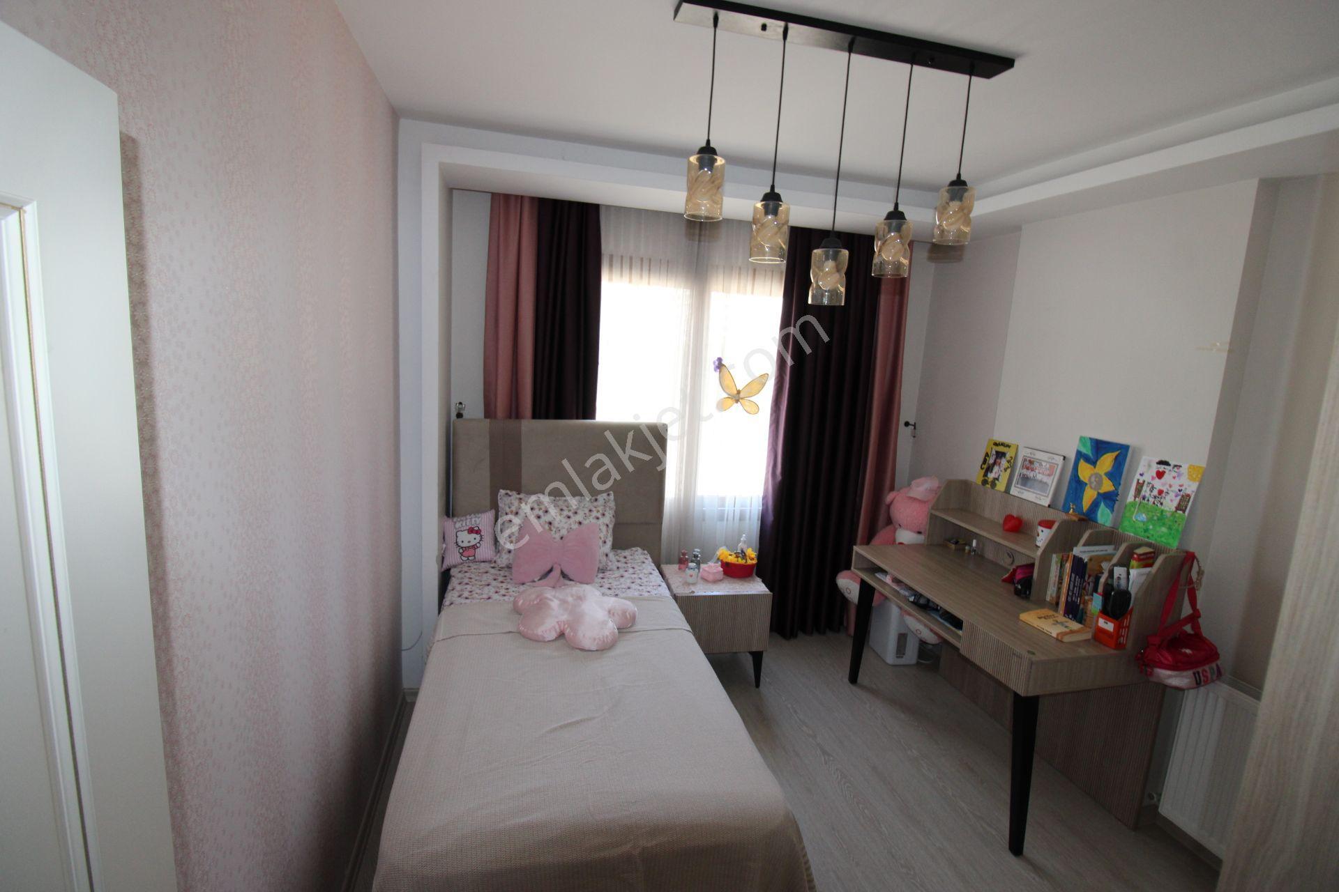 Mezitli Akdeniz'de Site İçinde Lüks 4+1 Daire (195m², Havuzlu) - Görsel 12