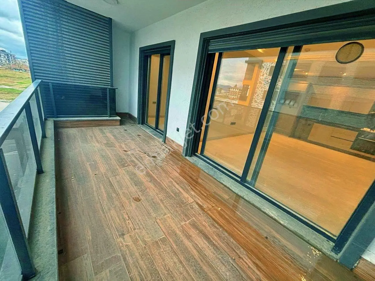 Uytundan Örende Havuzlu Tenis Kortlu Site Kiralık 1+1 Akıllı Ev - Görsel 5