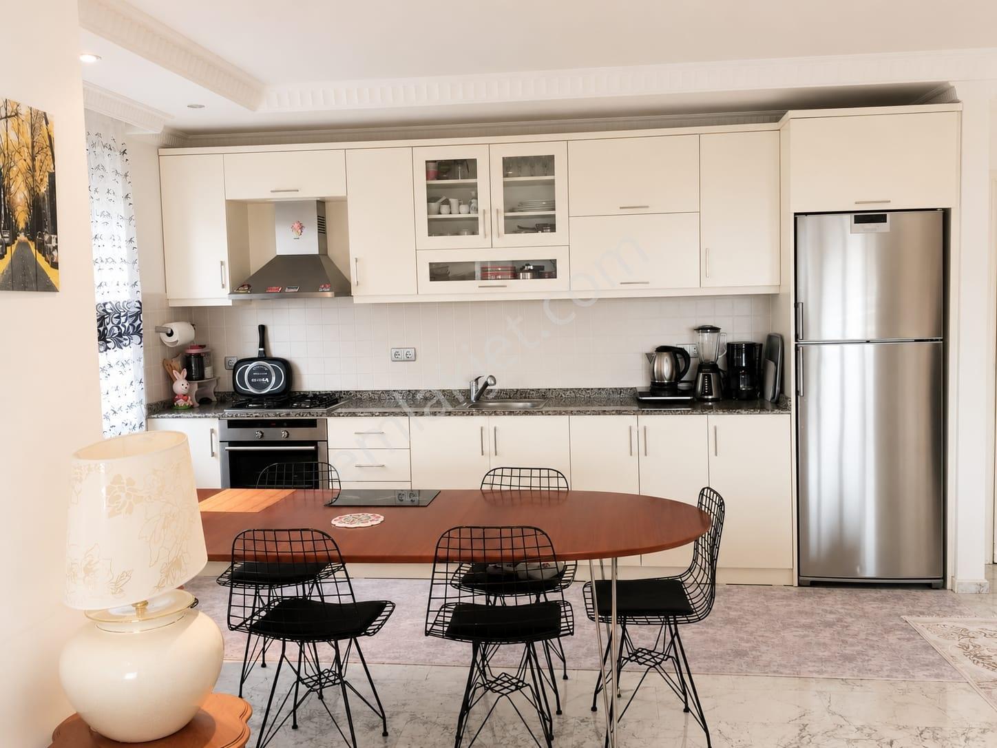 Alanya Tepe 3+1 Lüx Eşyalı 190m2 Kale Deniz Manzara Özel Otopark - Görsel 4