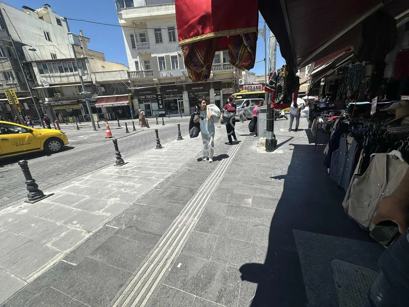 Metyapı Gayrimenkulden Çarşı Merkezde Kiralık Dükkan - Görsel 3