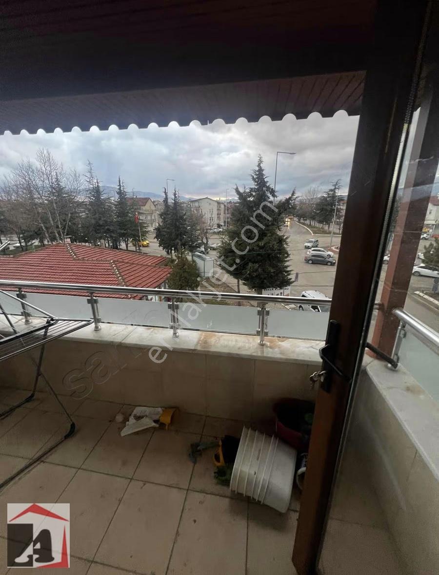 Kiralık Geniş Teraslı Çatı Katı - Görsel 16