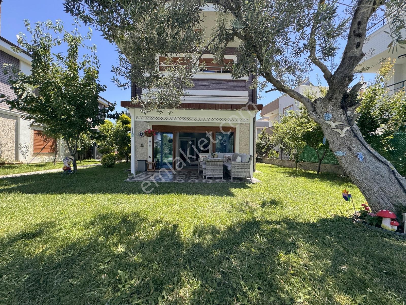 ▀yetkili Güç'ten Akçayda Yüzme Havuzlu Denize 600m Lüx 3+1 Villa - Görsel 11