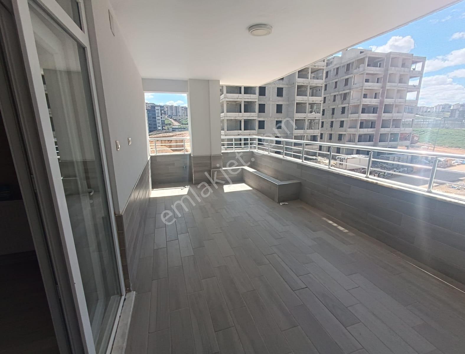 Ertuğrulgazi Mah. Site İçi 3,5+1, 175m² Kiralık Daire - Görsel 15