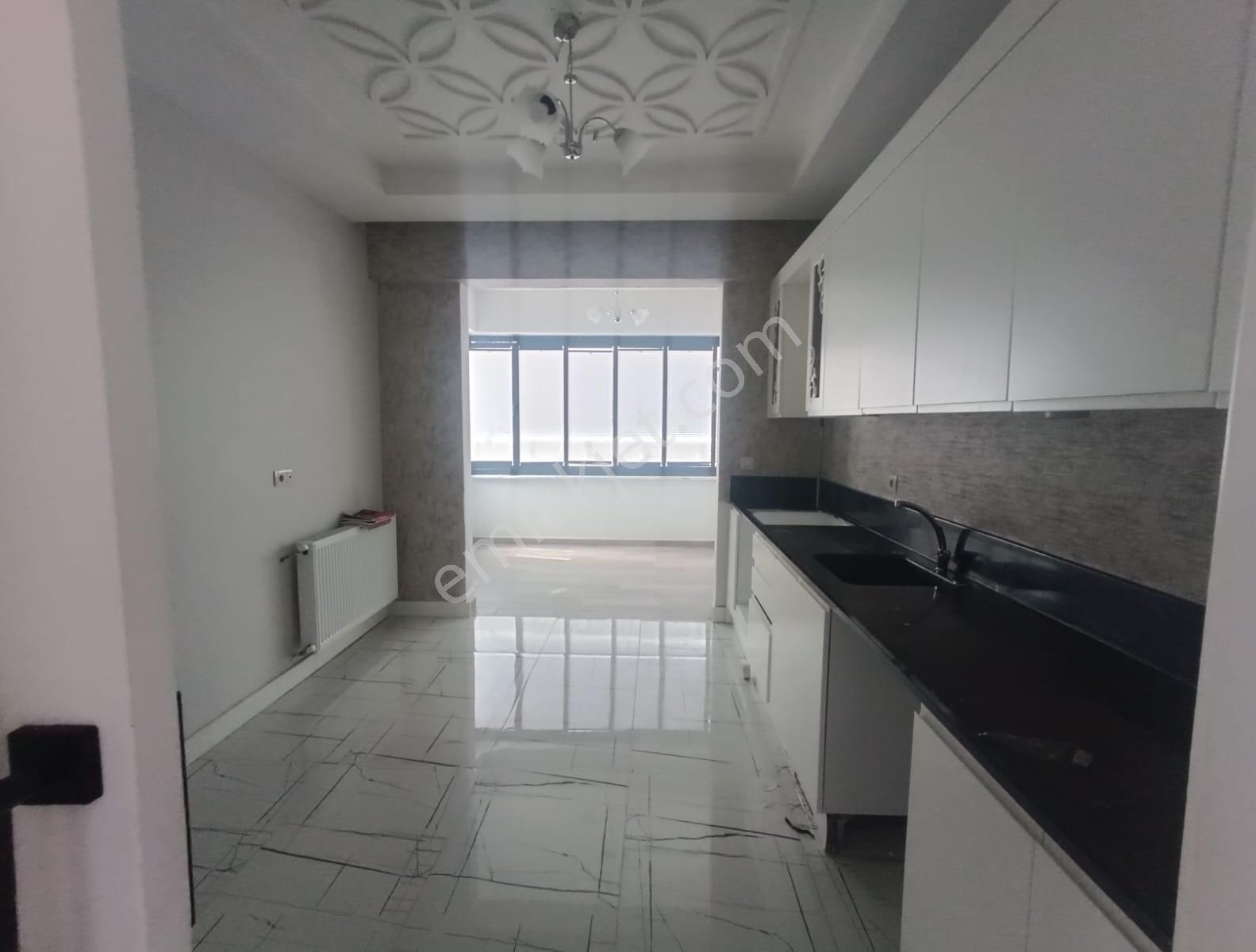Ertuğrulgazi Mah. Site İçi 3,5+1, 175m² Kiralık Daire - Görsel 8