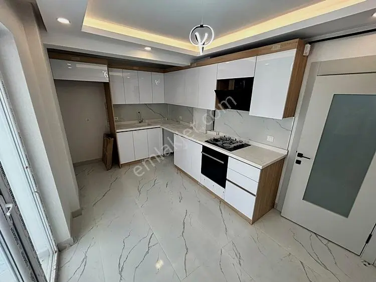 Yenikent Emlak'tan Bul. Üzeri Satılık 3+1 Ykredili Satılık Daire
