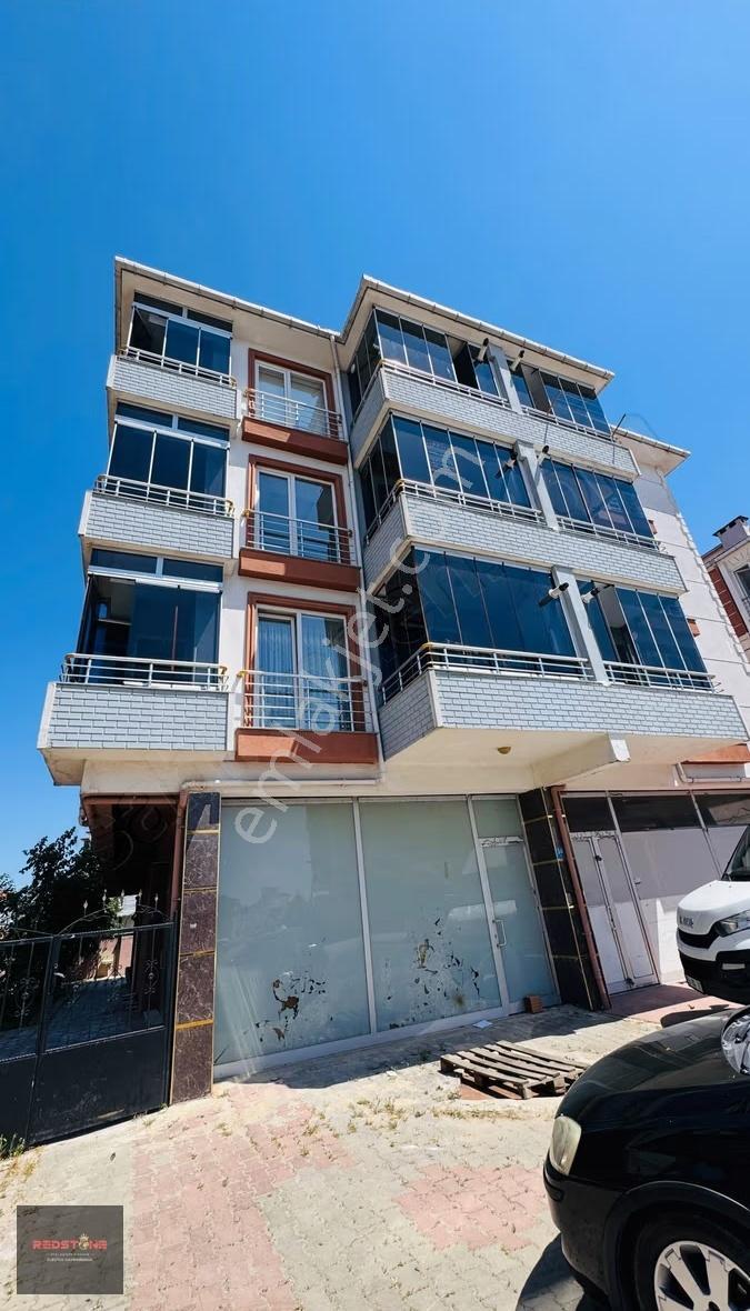 Redstone'dan Çobançeşmede E.banyolu Bulvar Yakınında 3+1 120 M2