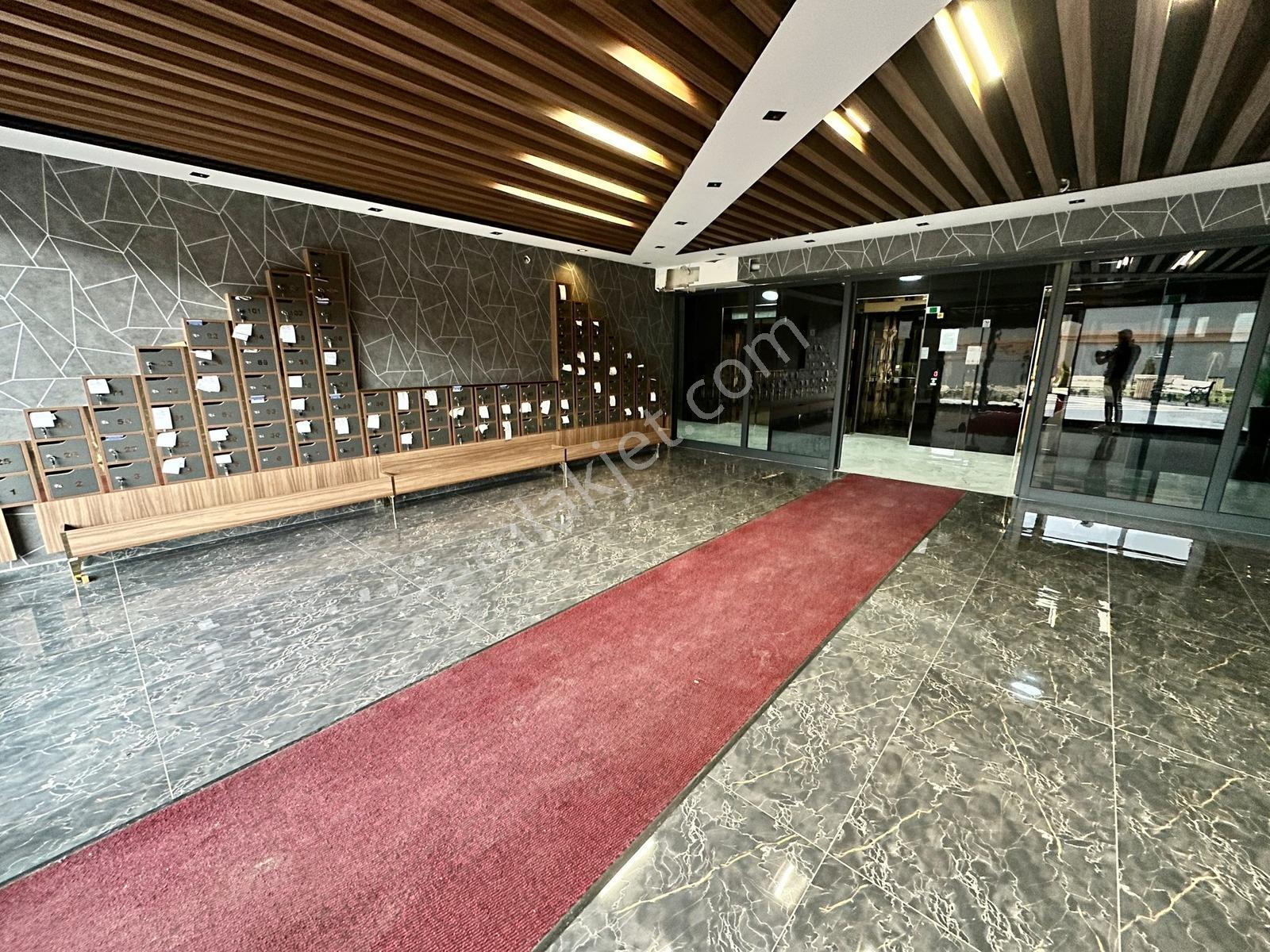 Atatürk Cad. Esenlife Bulvar'da 7/24 Güvenlikli Site 1+1 Daire - Görsel 19