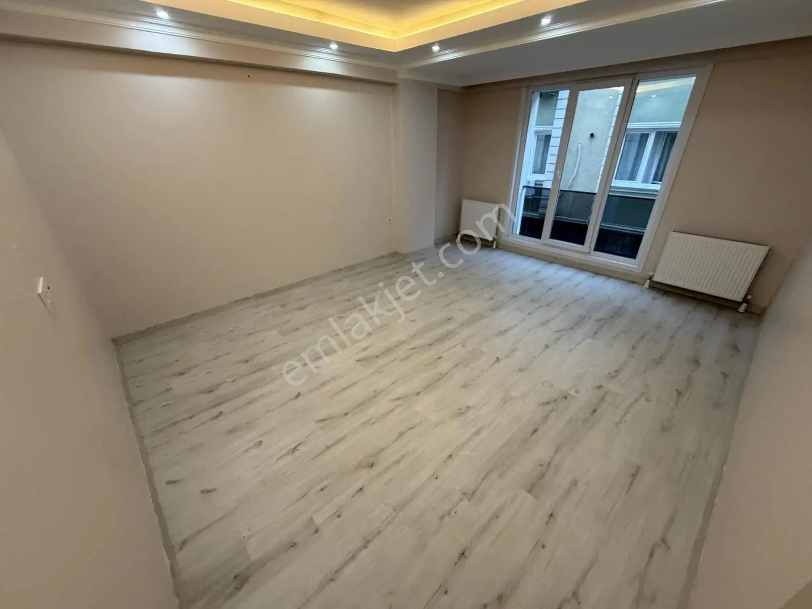 Tramvaya Komşu 3+1 130m2 1.kat 3 Yıllık Ebeveyn Banyolu Daire - Görsel 5