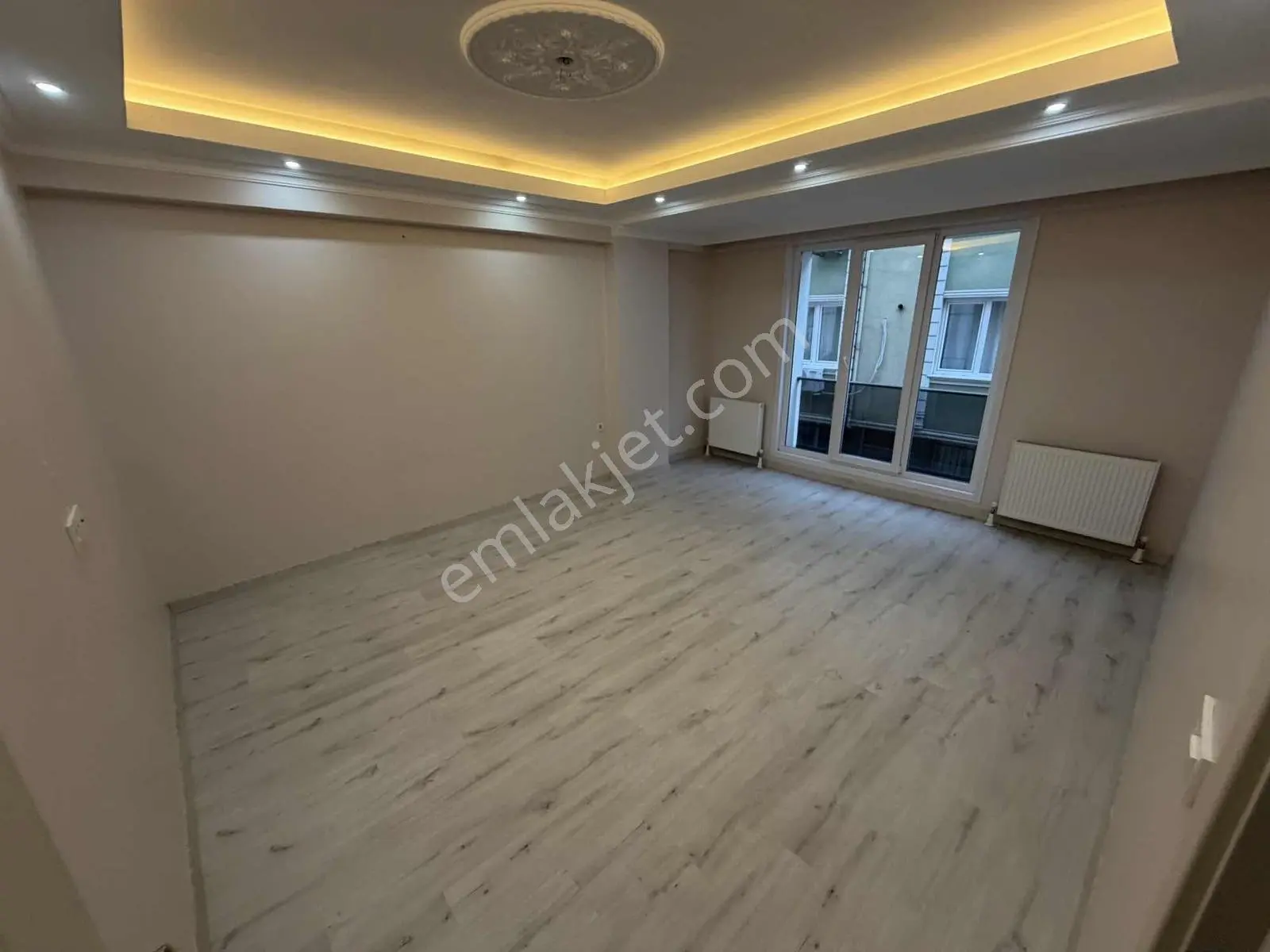 Tramvaya Komşu 3+1 130m2 1.kat 3 Yıllık Ebeveyn Banyolu Daire - Görsel 3