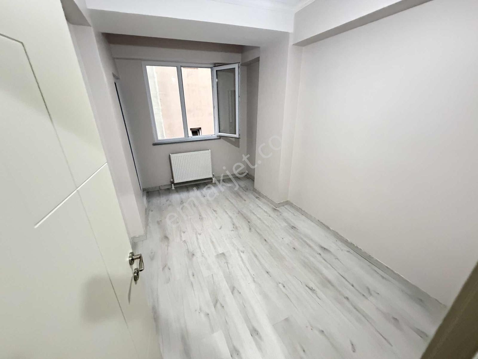Tramvaya Komşu 3+1 130m2 1.kat 3 Yıllık Ebeveyn Banyolu Daire - Görsel 12