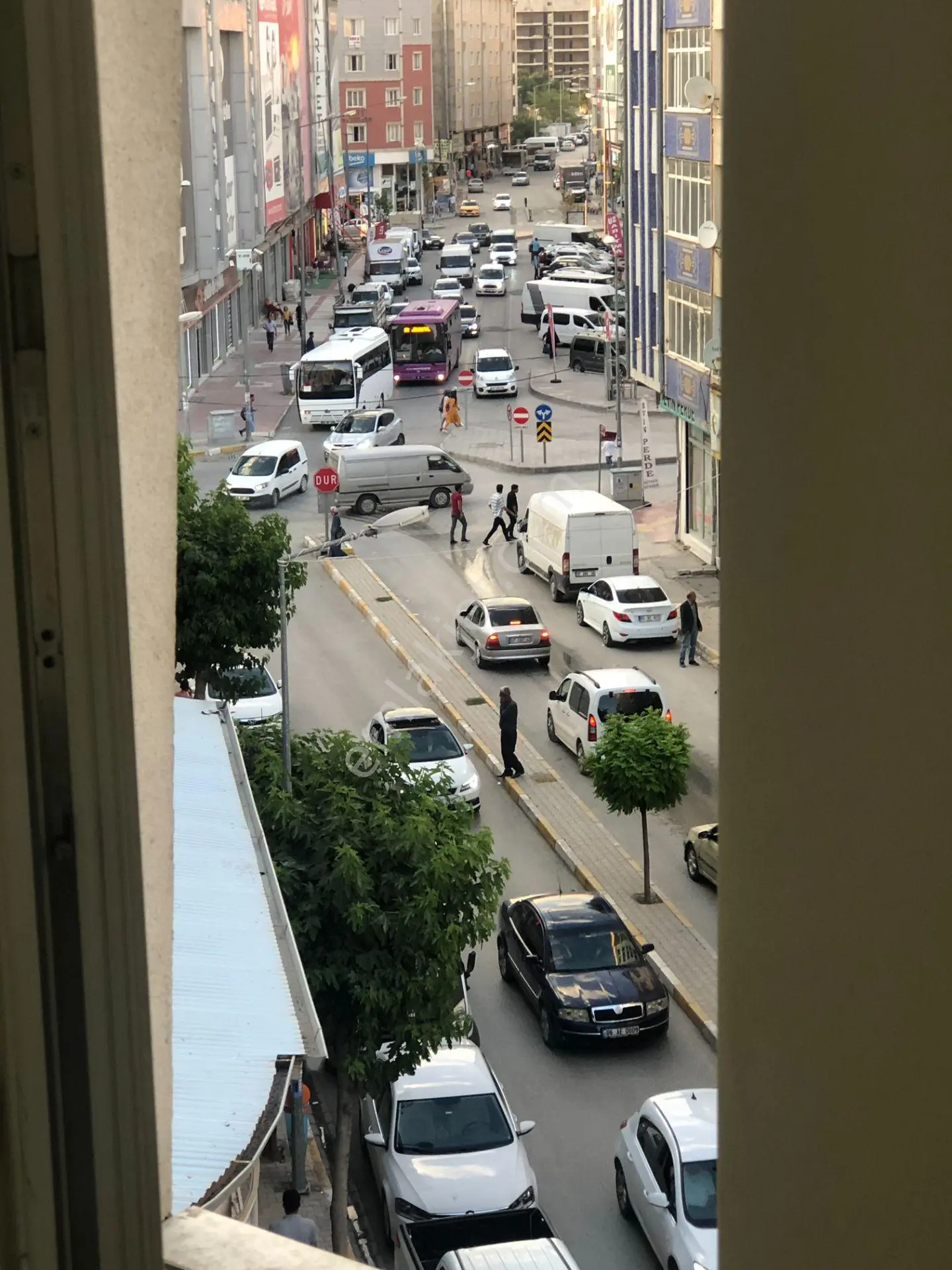 Sahibinden,merkezde,2+1,kombili,ana Cadde Üzeri ,güvenli,memur Apartmanı - Görsel 2
