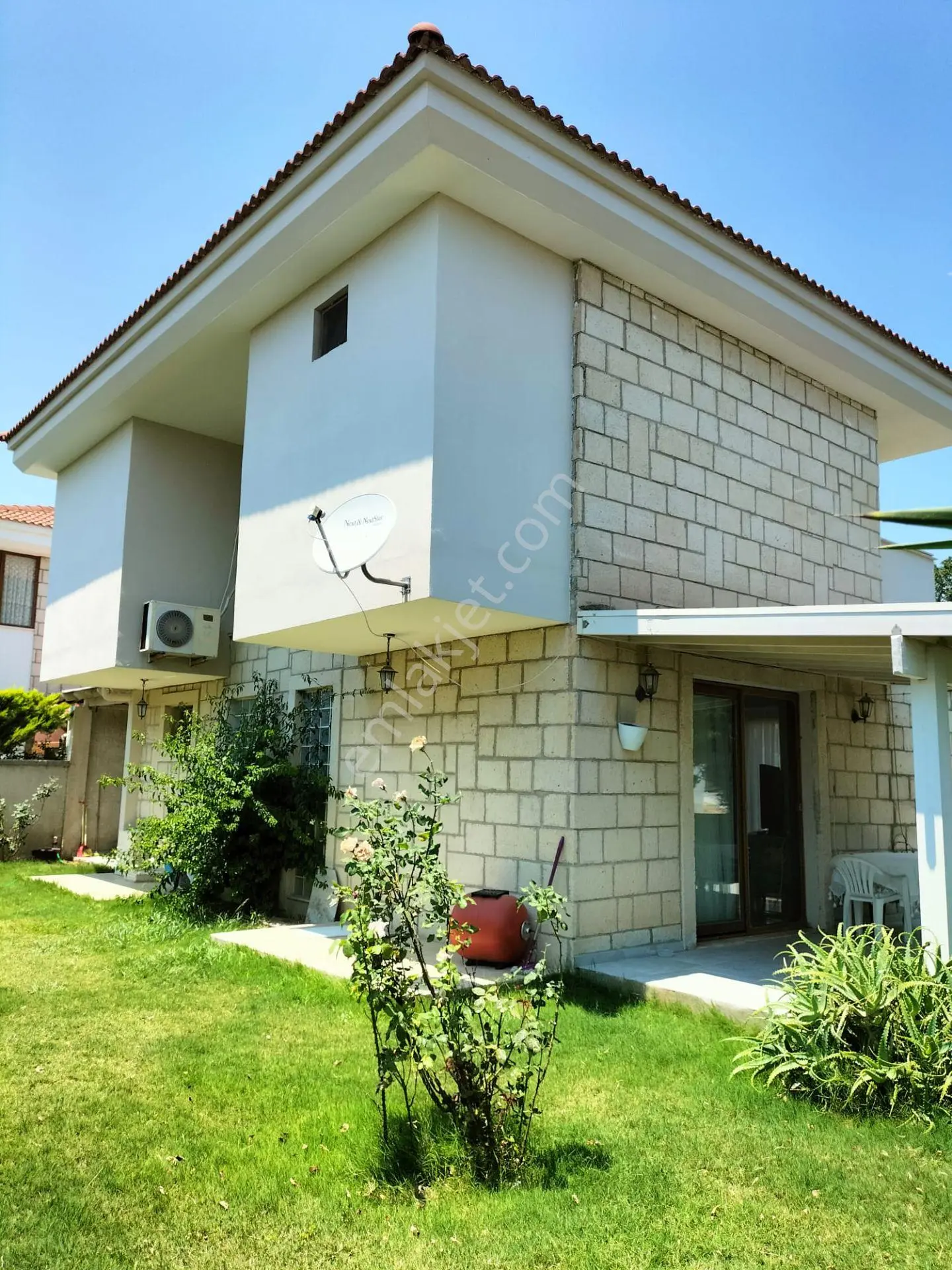 Alaçatı Hacımemiş De Sezonluk Kiralık Müstakil Villa