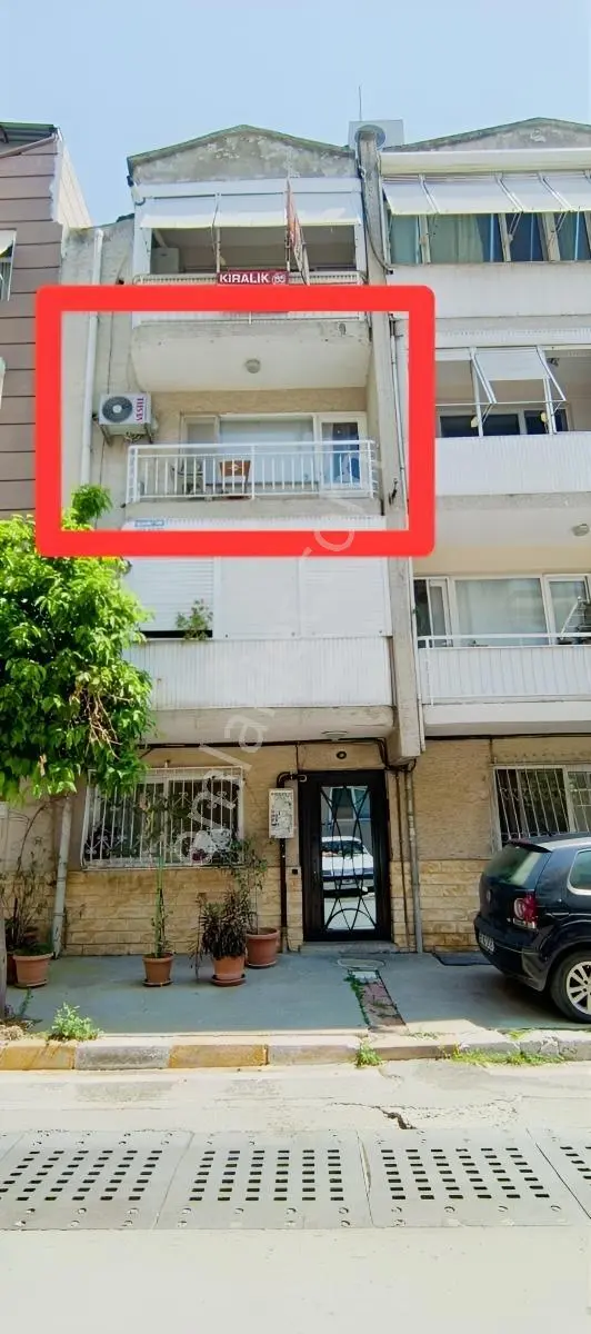 Balçova Eğitim Mah. Vergi Dairesi Yakını Geniş 2+1