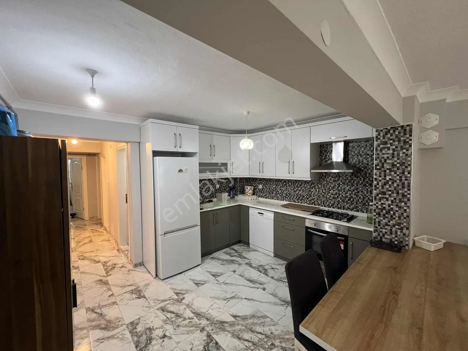 2+1 Kiralık Eşyalı Merkezi Konumda Daire