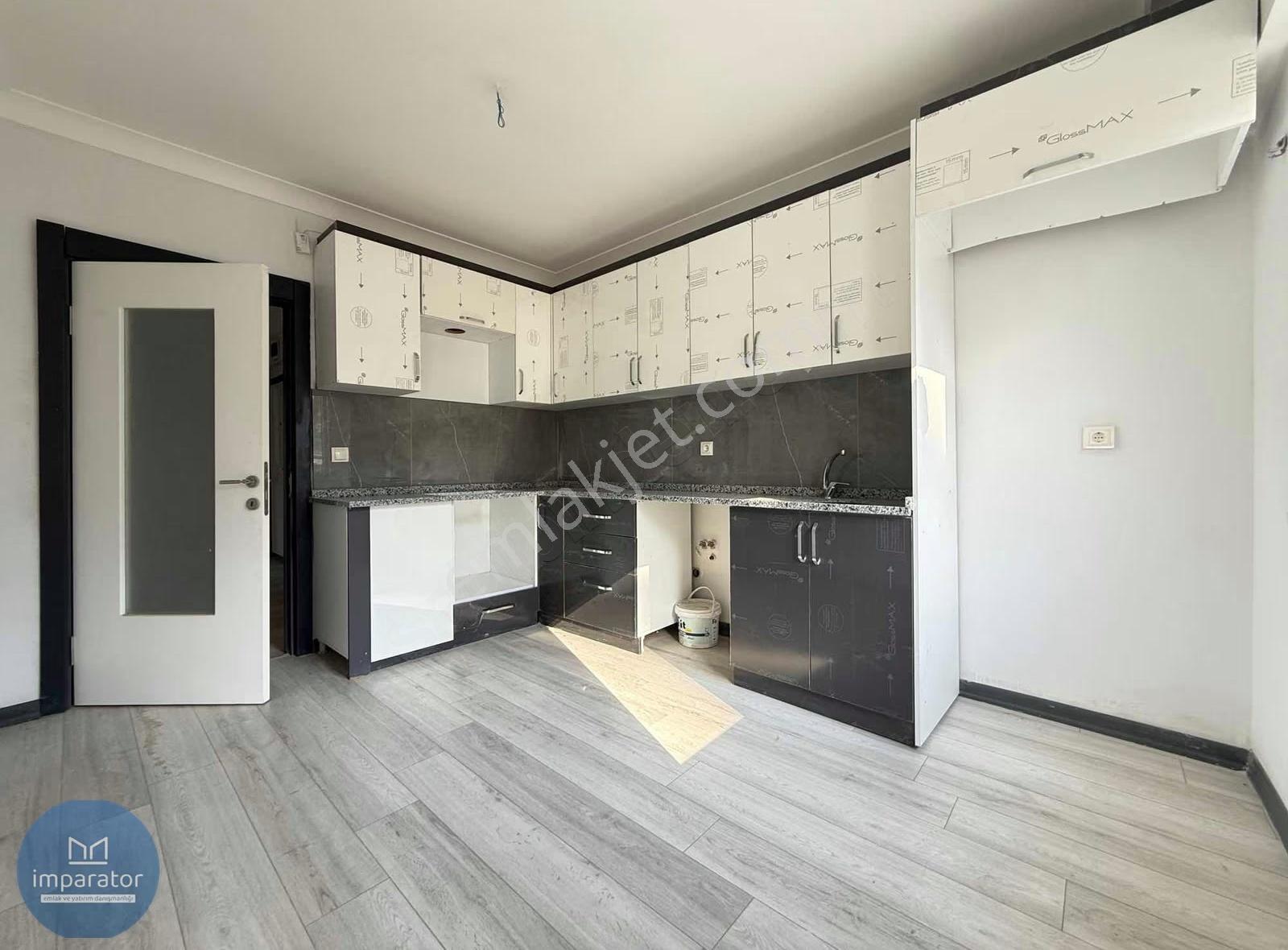 İmparator | Neşet Ertaş Cad. Üstünde Sitede / 30m² Teraslı 3+1 - Görsel 6