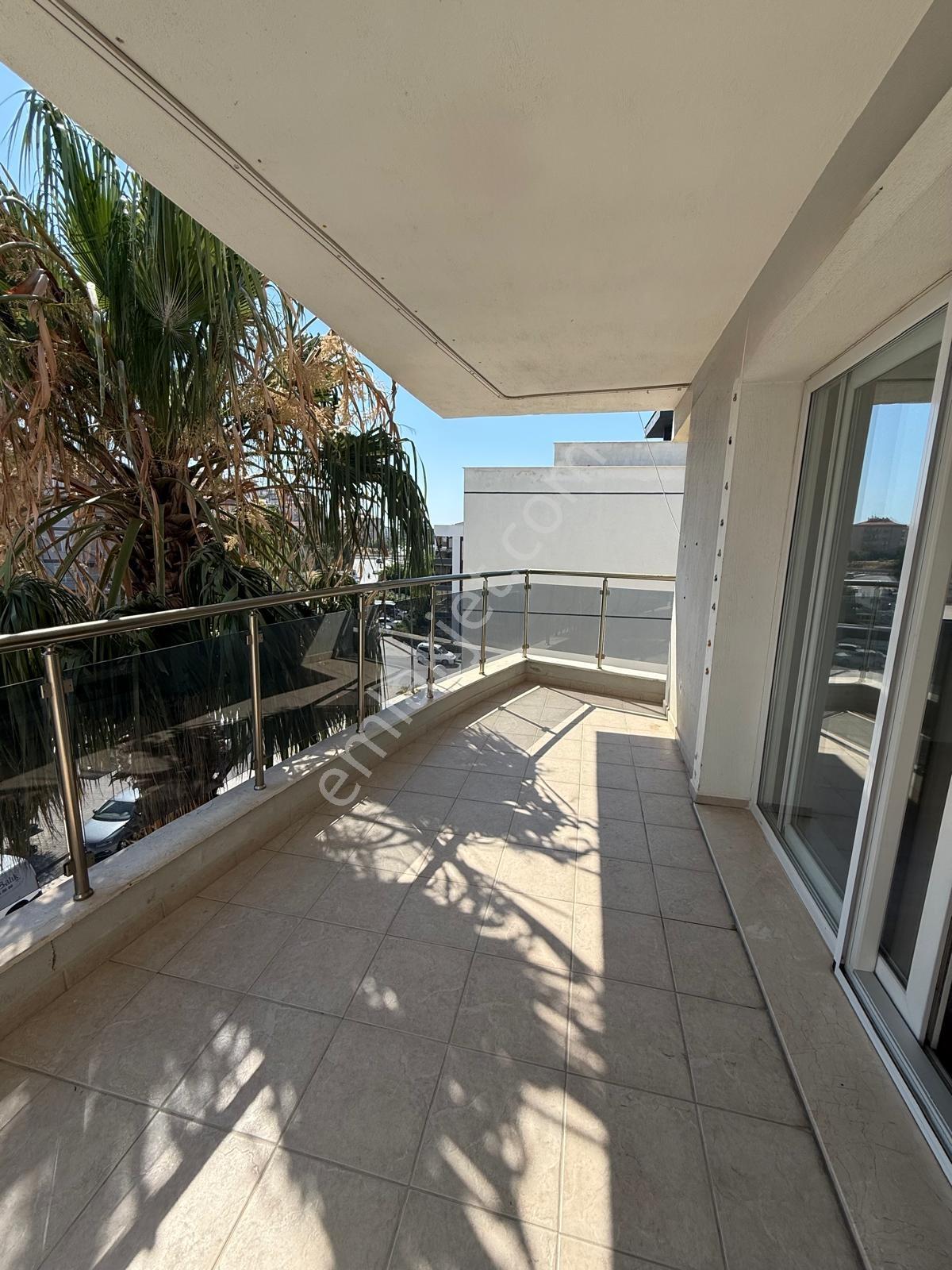 Kuşadası Otogar Arkası Havuzlu Asansörlü 2+1 Geniş Kiralık Daire - Görsel 6
