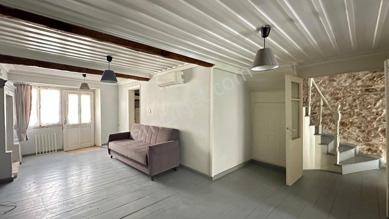 Ayvalık Merkezde Masrafsız Satılık Tarihi Rum Evi - Görsel 33